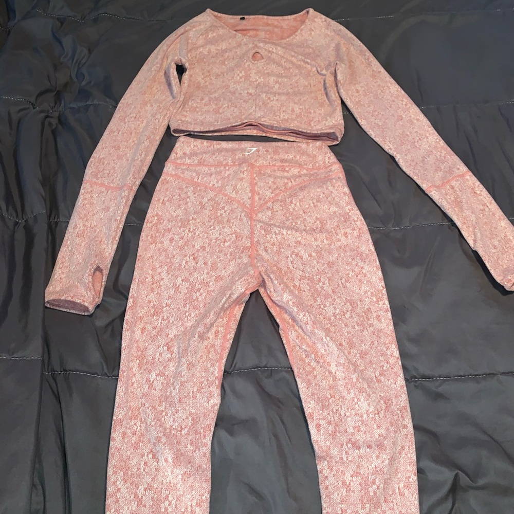 Leggings and Long sleeve Crop Too